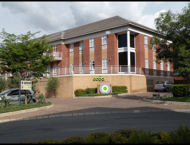 890M² OFFICE FOR SALE IN WATERFORD ESTATES